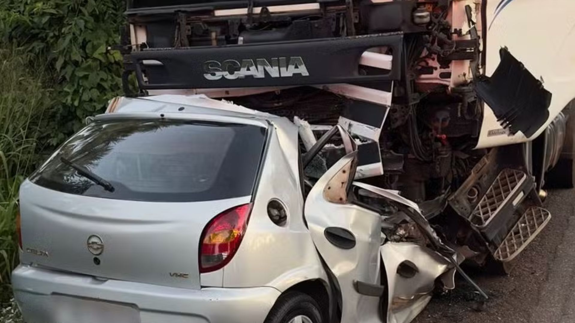 motorista-morre-em-colisao-frontal-com-caminhao-na-br-153-em-santa-rita-do-tocantins