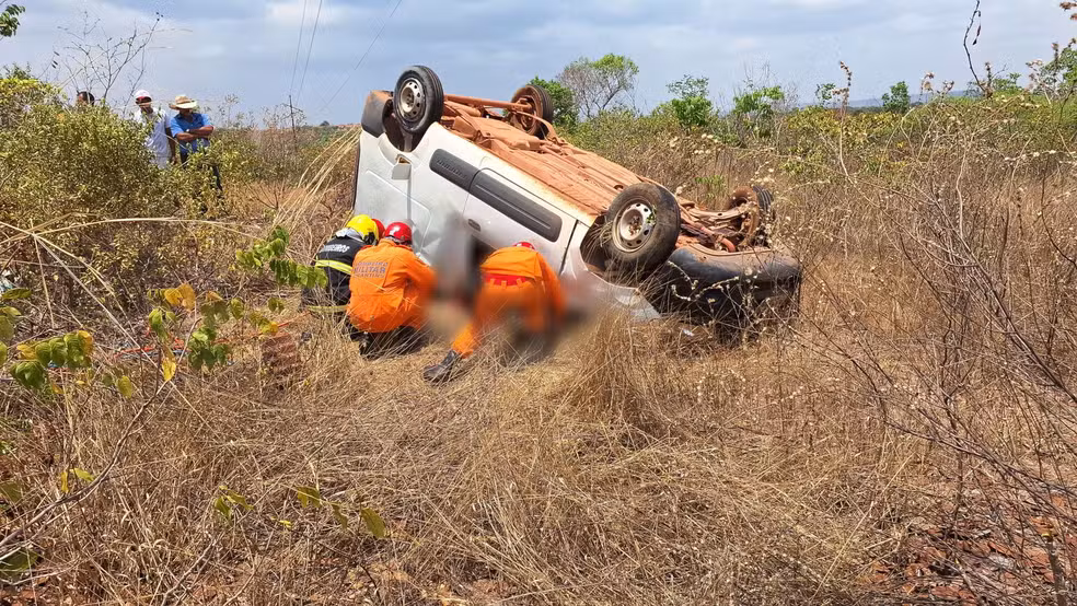 motorista-morre-apos-carro-capotar-e-ficar-preso-sob-veiculo-na-to-341