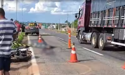 motociclista-morre-apos-bater-em-caminhao-na-br-153