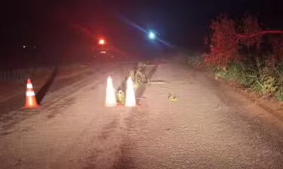 motociclista-perde-controle-da-moto-apos-passar-por-buraco-e-morre-ao-cair-na-pista