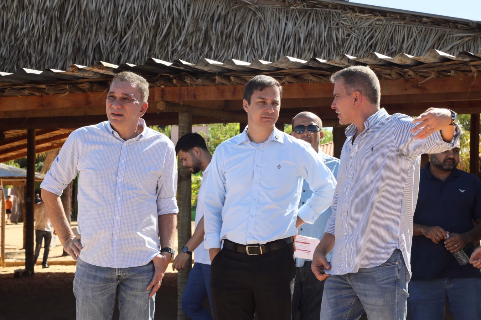 prefeitura-instala-novas-telas-de-protecao-na-praia-do-caju-para-reforcar-seguranca-na-temporada-de-praia-2025