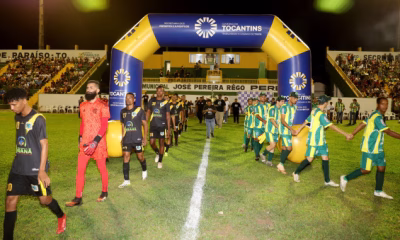 jogadores-do-campeonato-tocantinense-entram-em-campo-com-mensagem-de-combate-a-violencia-contra-mulheres